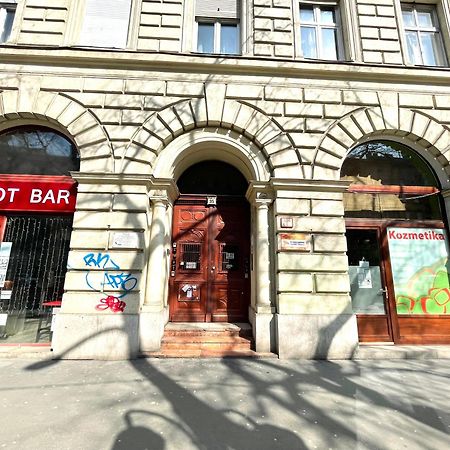 Amazing Swedish 3 Rooms Apartment In The City Center Budapest Exterior photo