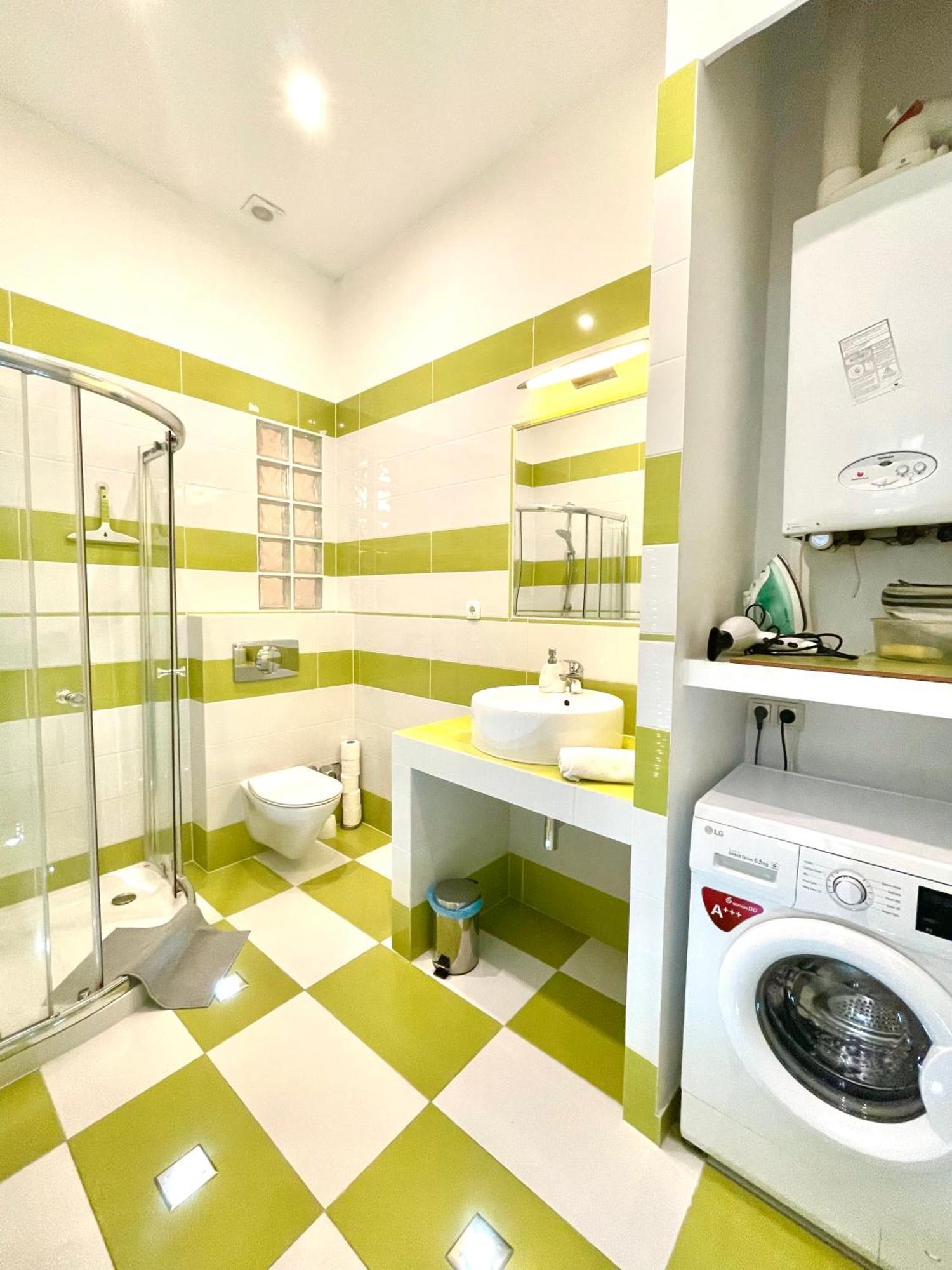 Amazing Swedish 3 Rooms Apartment In The City Center Budapest Exterior photo