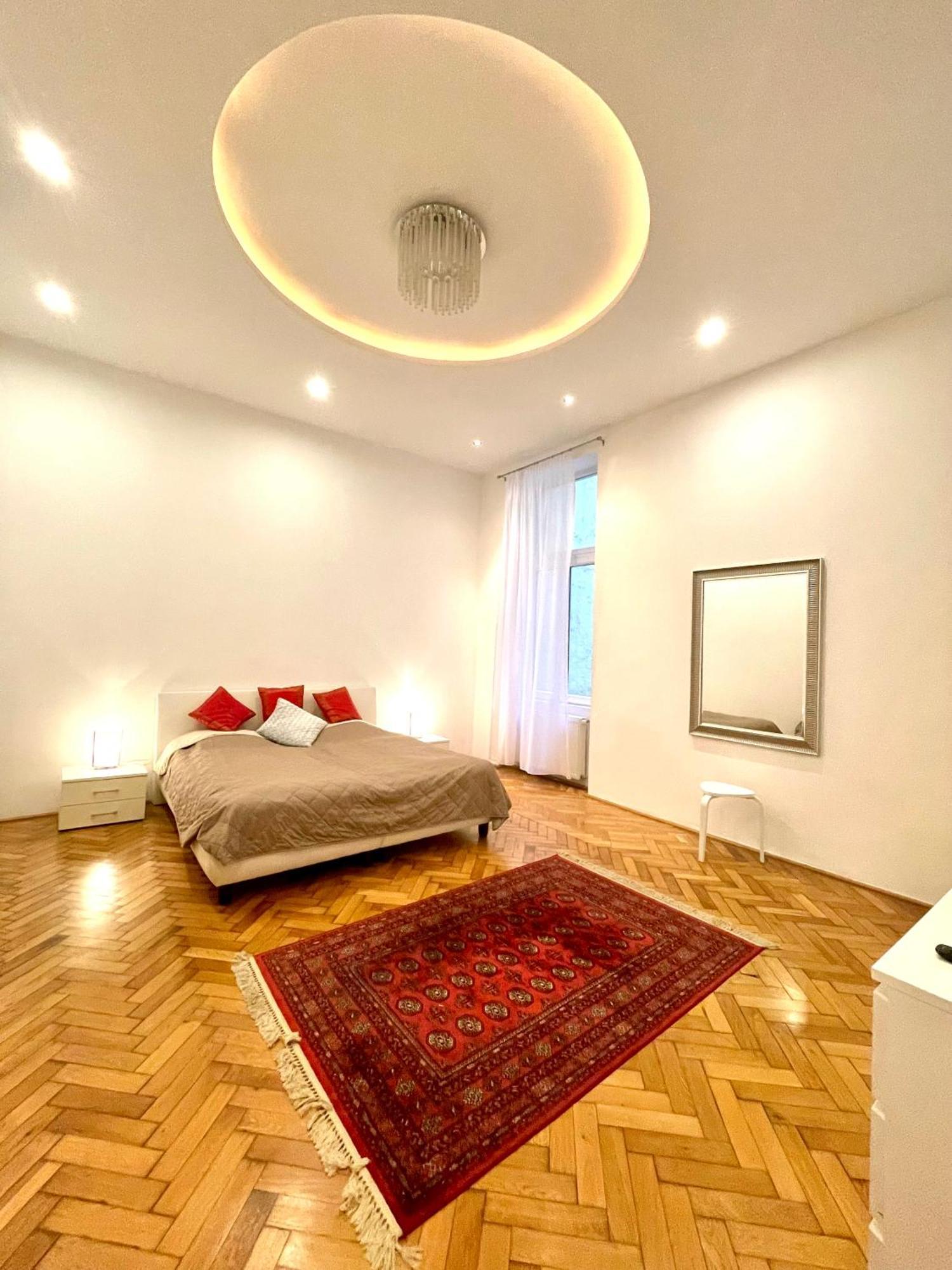 Amazing Swedish 3 Rooms Apartment In The City Center Budapest Exterior photo